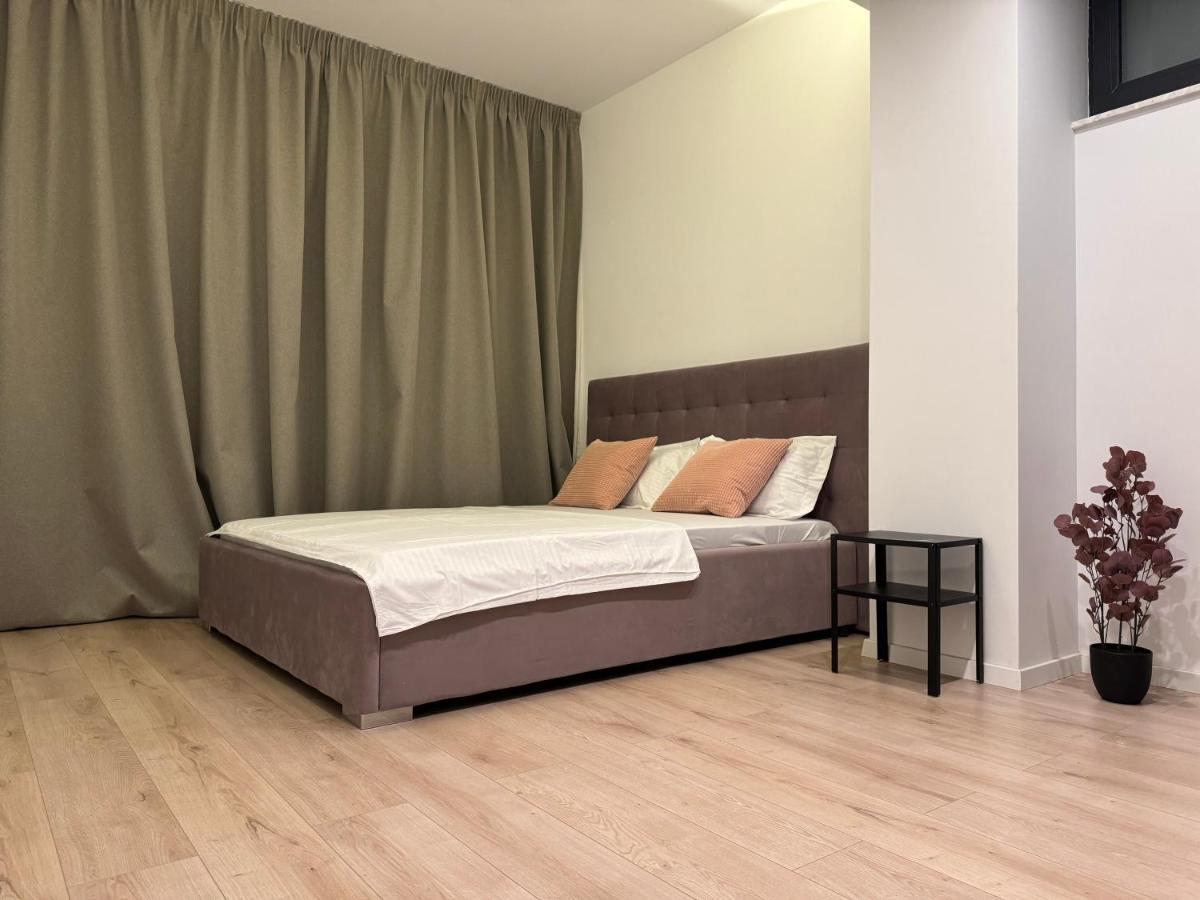 Warm Hotel Apartment Bukarest Kültér fotó