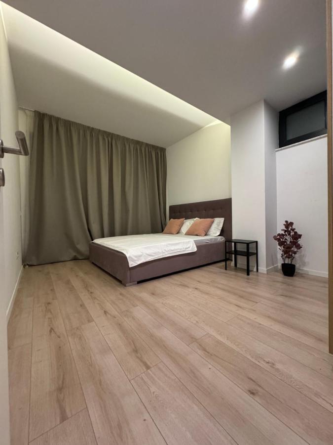 Warm Hotel Apartment Bukarest Kültér fotó