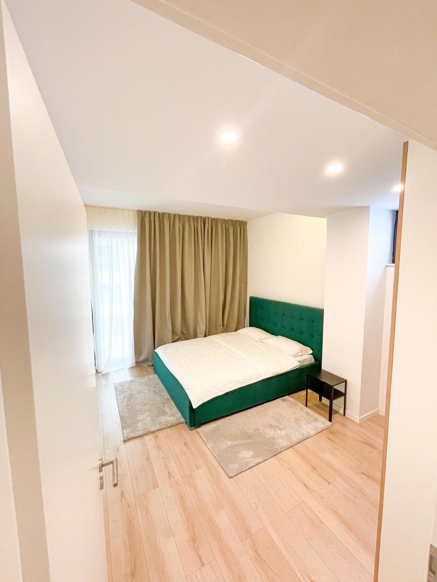 Warm Hotel Apartment Bukarest Kültér fotó