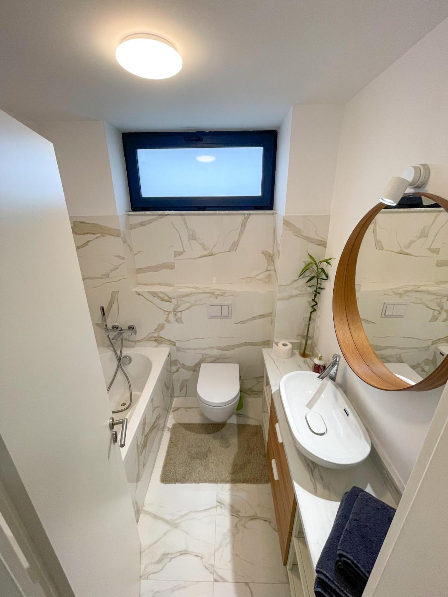 Warm Hotel Apartment Bukarest Kültér fotó