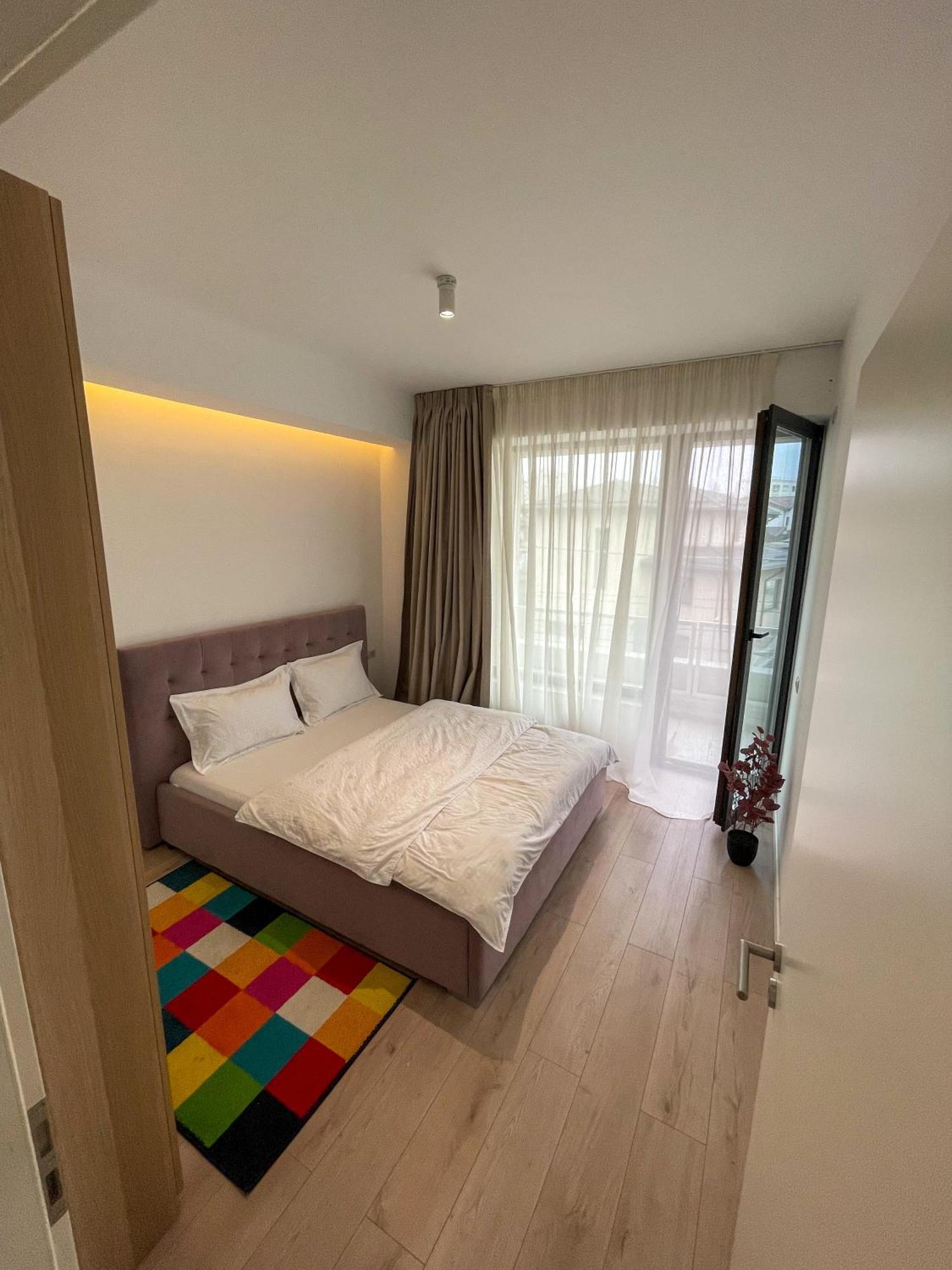 Warm Hotel Apartment Bukarest Kültér fotó