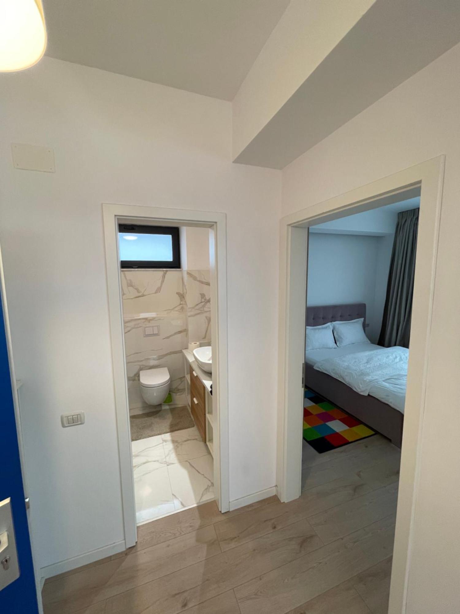 Warm Hotel Apartment Bukarest Kültér fotó